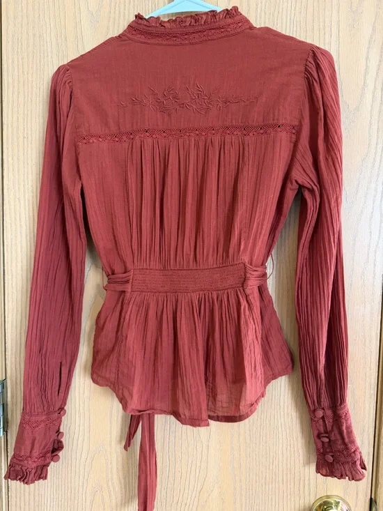 FREE PEOPLE EUC Sweet Memories Rust Crochet Lace Detail Blouse Women’s Size XS - Picture 4 of 10